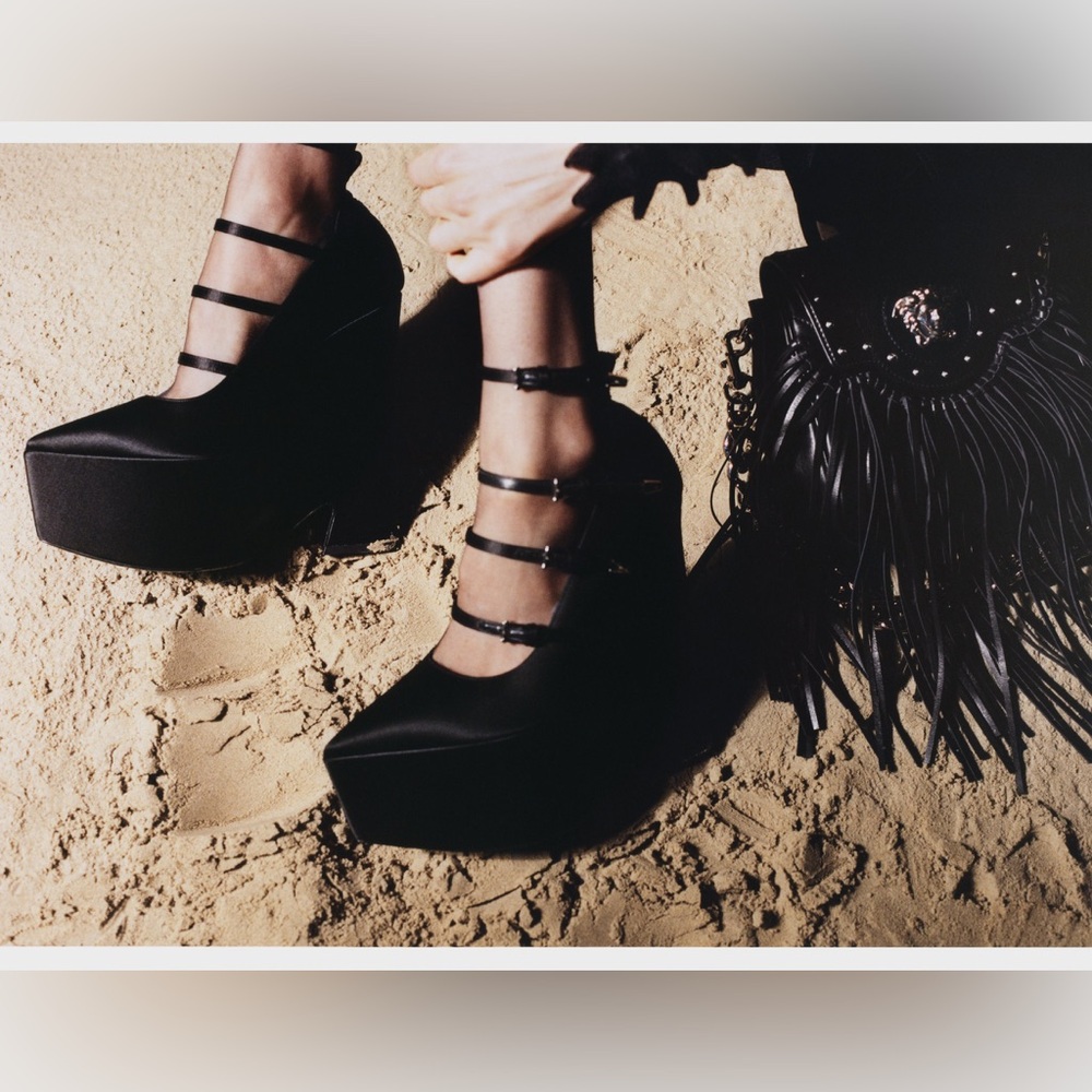 NWT Versace Satin Black Tempest Platform Pump - Picture 1 of 17